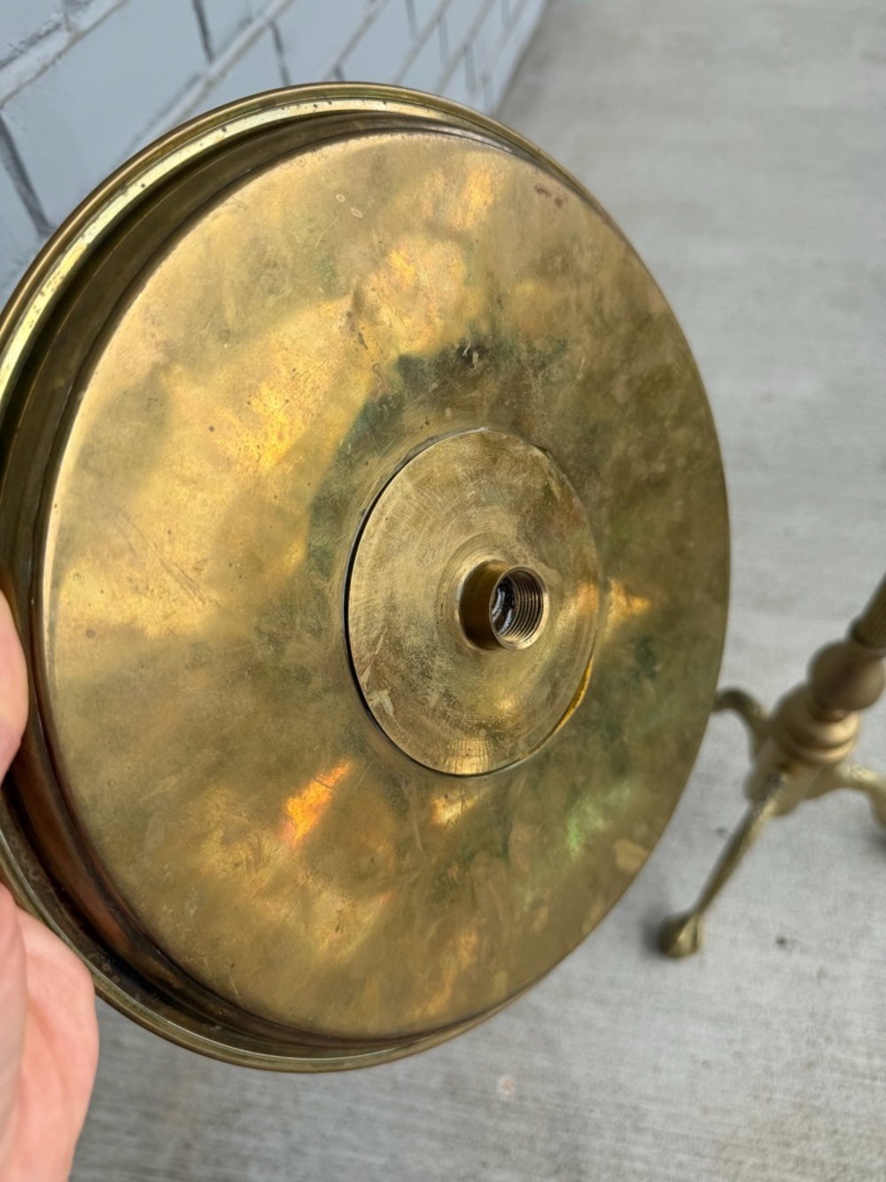 Vintage Mid-Century Brass Pedestal Side Table –Ball & Claw Feet (c. 1950s–1970s) - Picture 10 of 12